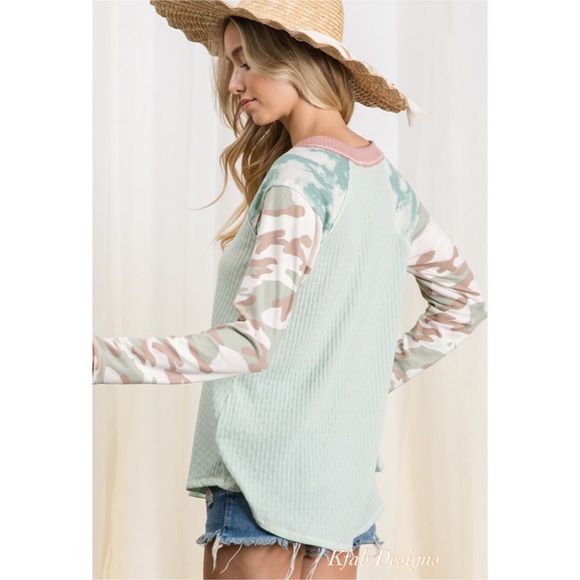 LAST 1! V Neck Super Soft Camo/Tie Dye Color Block Pastel Top! - Picture 10 of 10